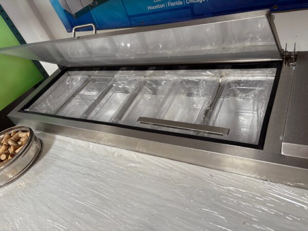 Pizza Preparation Refrigerator Arctic Air APP71R - Image 2