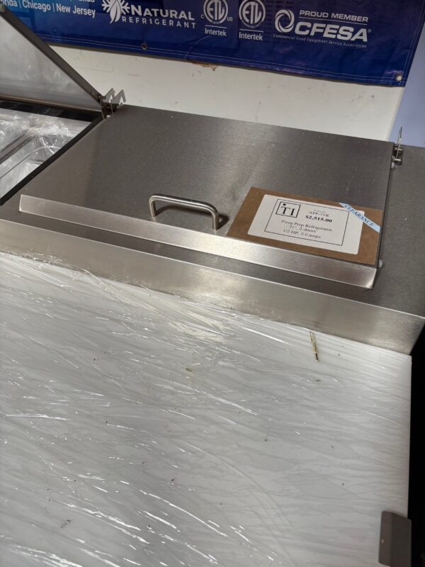 Pizza Preparation Refrigerator Arctic Air APP71R - Image 3
